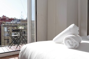 3 chambres, fer et planche à repasser, accès Internet, draps fournis