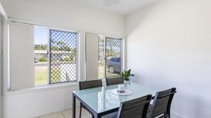 Dining - Sunnyvale 2 - Lifestyle Yamba (YAMBA)