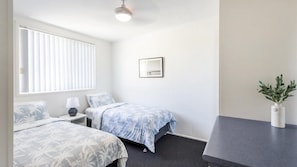 2 bedrooms, iron/ironing board, bed sheets