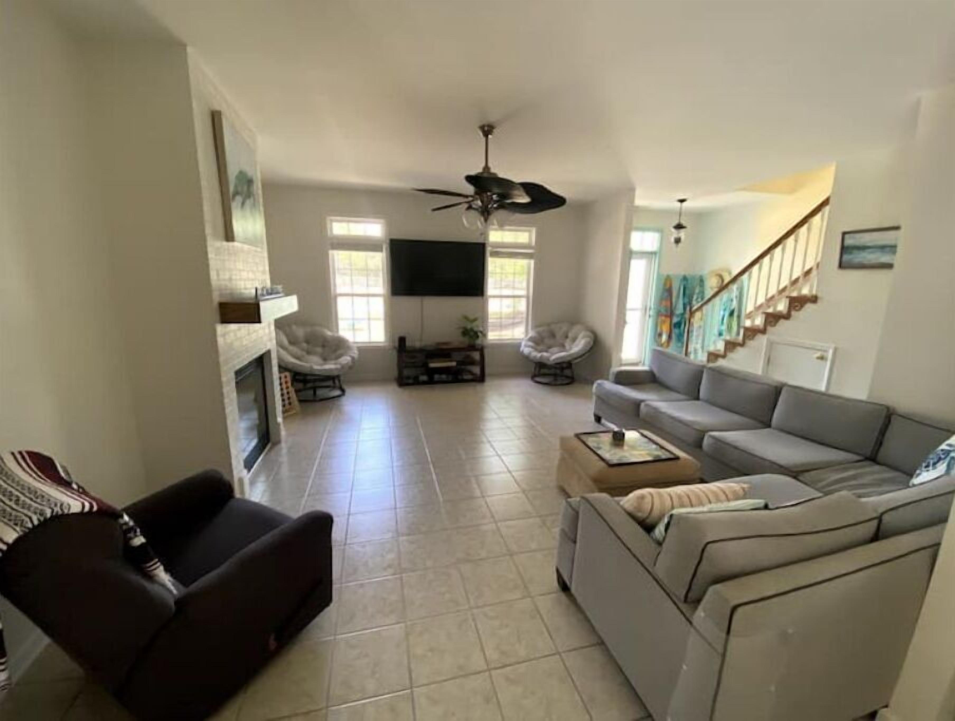 CasaBlanca-Walking Dis to Beach