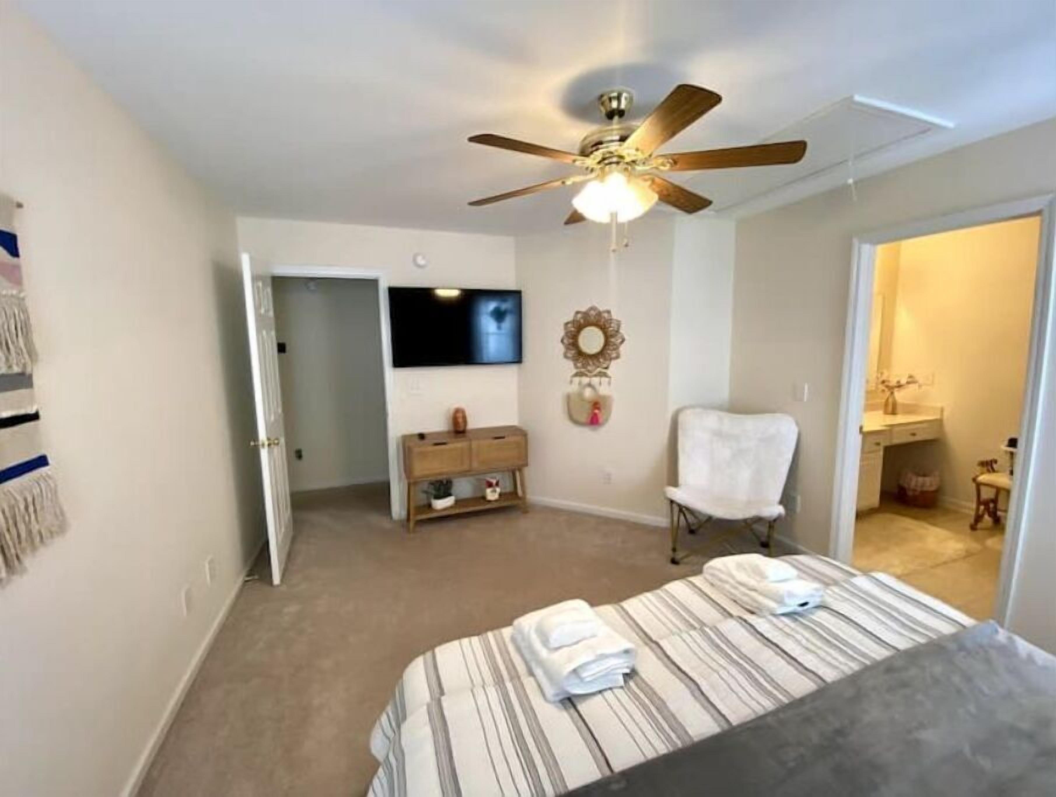 CasaBlanca-Walking Dis to Beach