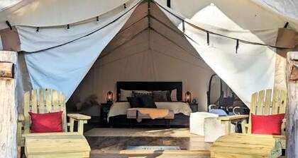 Tent Glamping w/OFF-GRID Solar Horse Hollow Farm