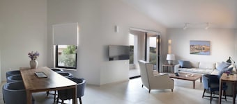 Maisonnette - Three Bedroom Apartment with Sea View