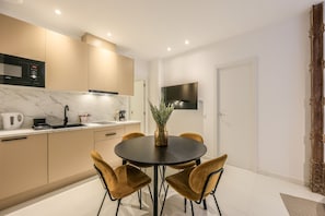 Fridge, microwave, coffee/tea maker, electric kettle