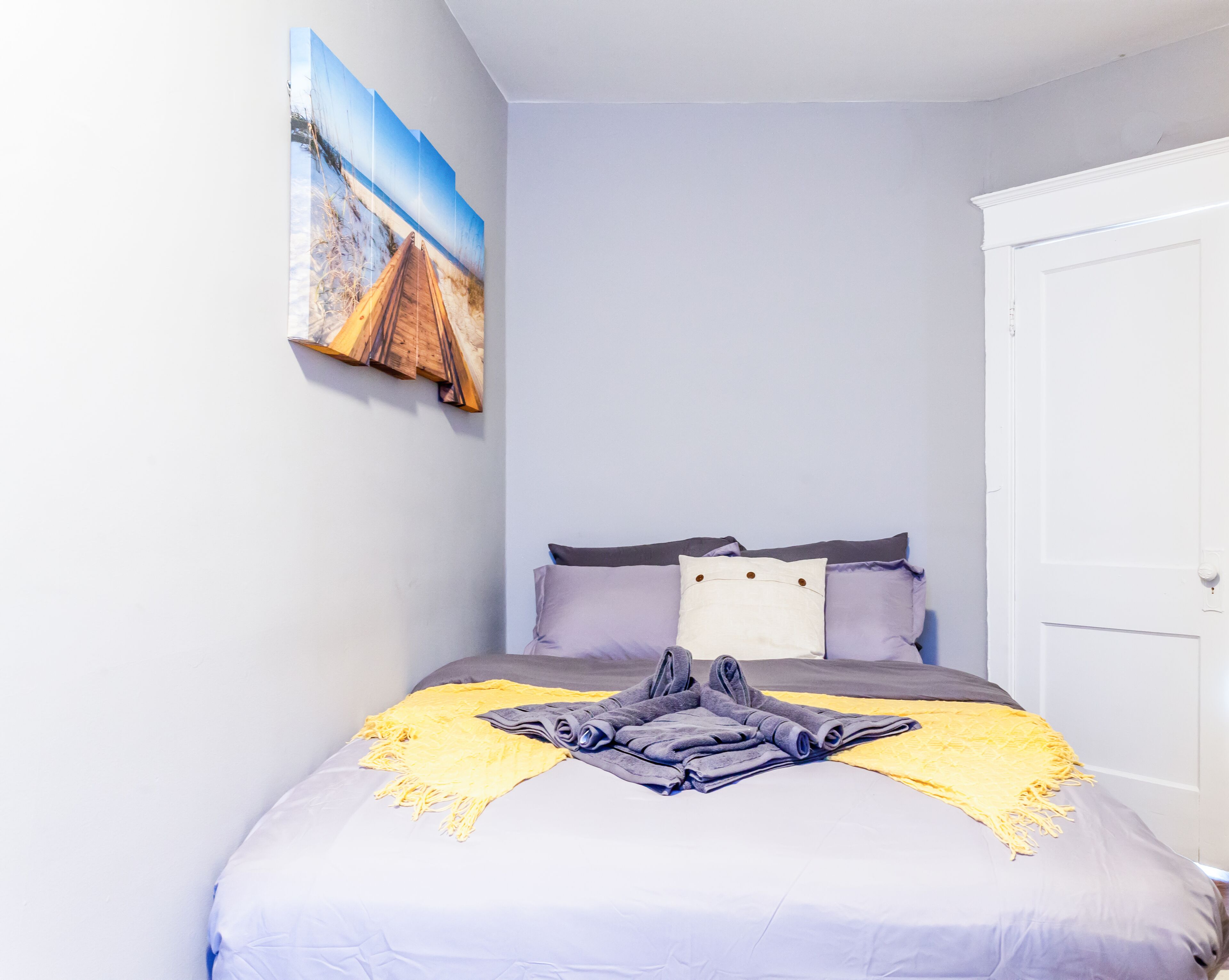 Luxury 2Bd in Lakeview+DT+Park+FastWifi+WorkDesk