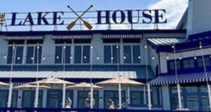 Very private log cabin nestled in the woods to unwind & unplug.