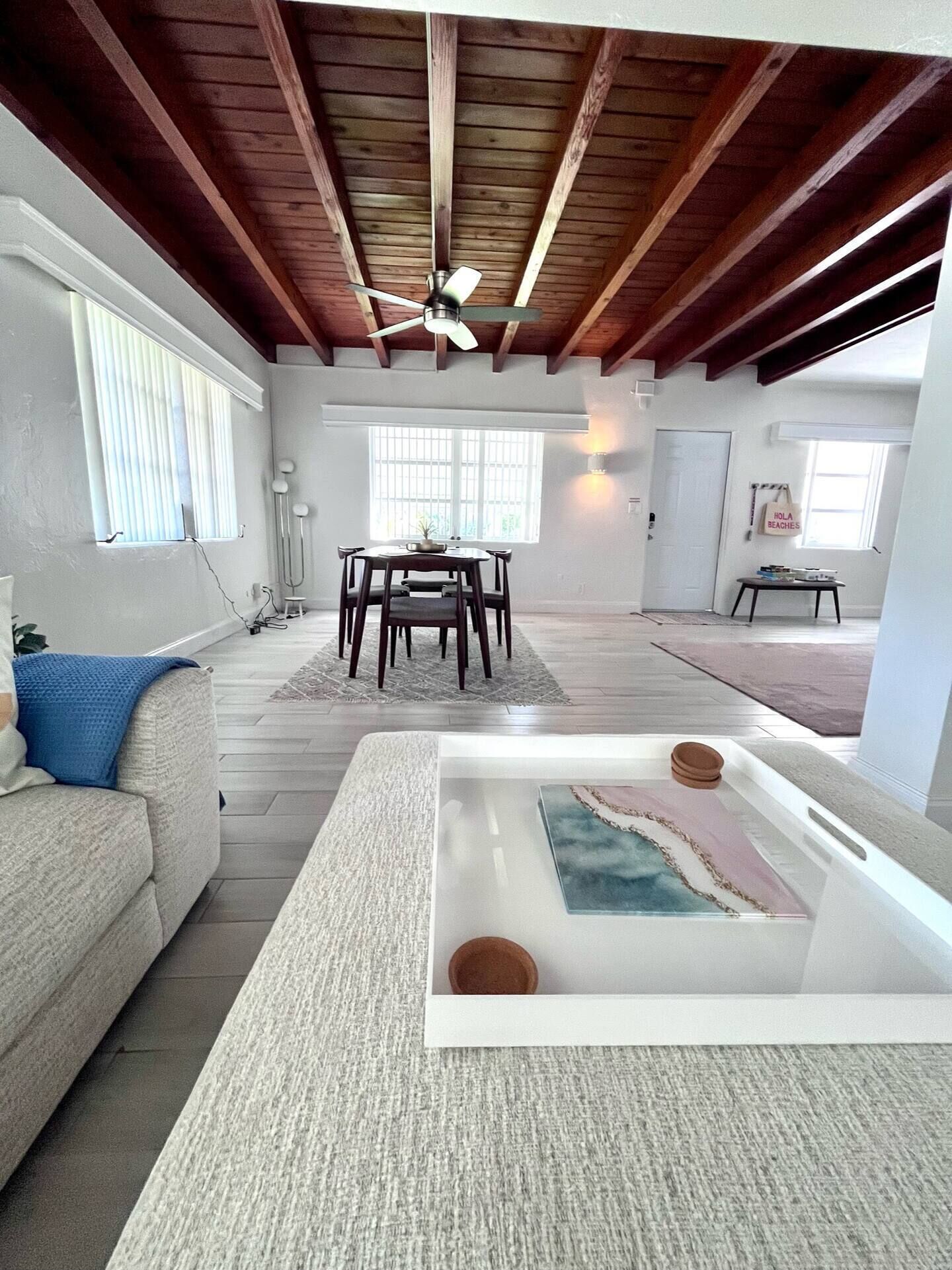 The Paloma-Mid-Century Modern 2-Bedroom Home - Beach Passes