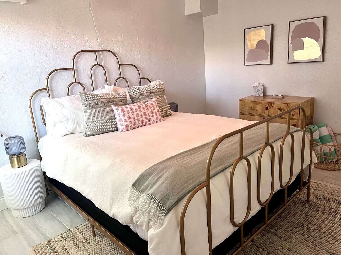 The Paloma-Mid-Century Modern 2-Bedroom Home - Beach Passes