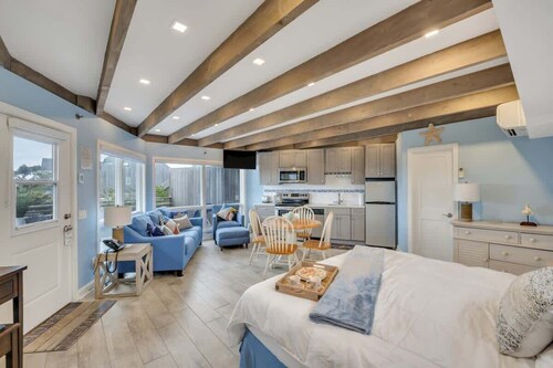 Unit 1021: Studio | 2nd Floor-Pool View | Starfish