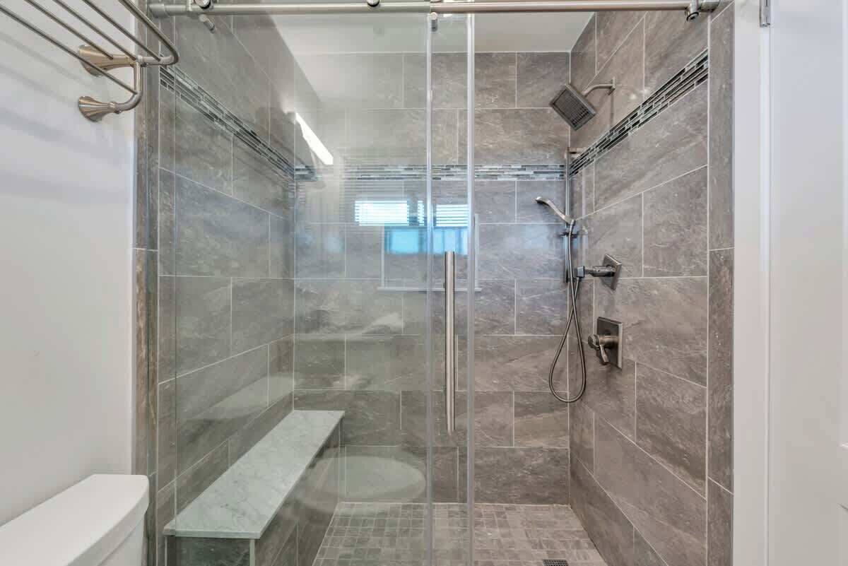 淋浴设施、毛巾