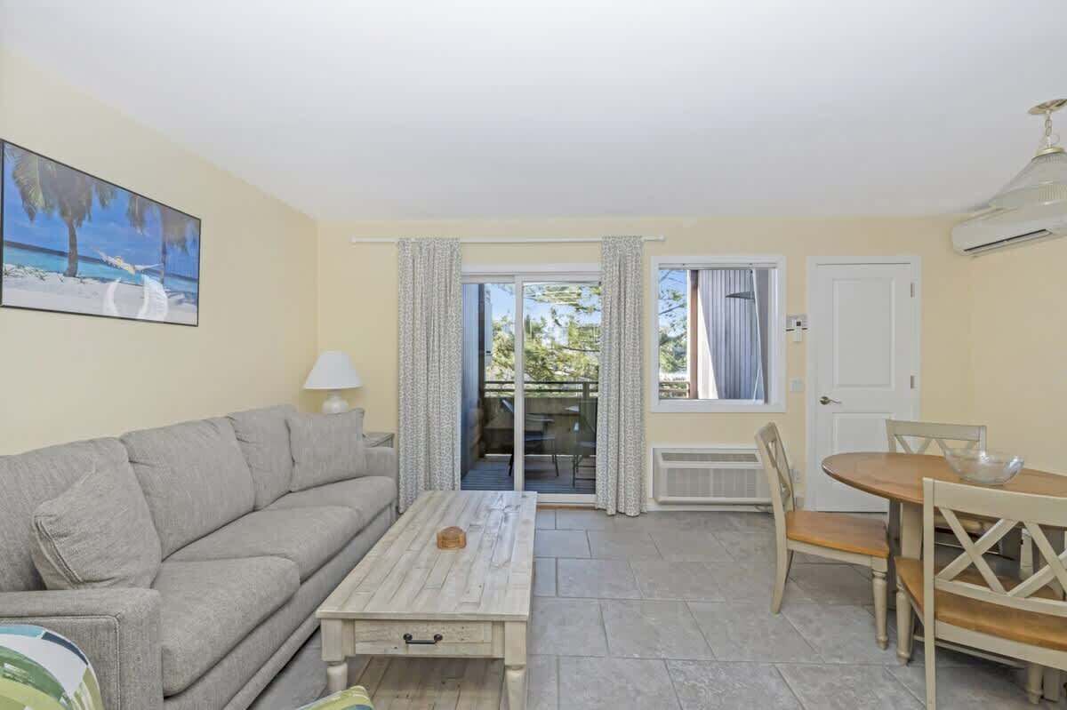 Fernseher, Tischtennisplatte