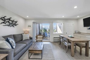 TV, table tennis - Your Quietude 1BR Beachside Home |Tennis+Pool+WiFi (Amagansett)