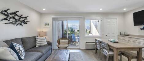 Fernseher, Tischtennisplatte