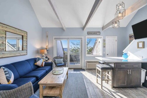 Unit 1822: 1-Bedroom with Loft | 2nd Floor-Partial Ocean View | Dunes East