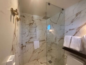 Badkar och handdukar