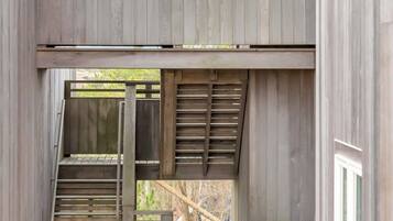 Enceinte de lâhĂ©bergement