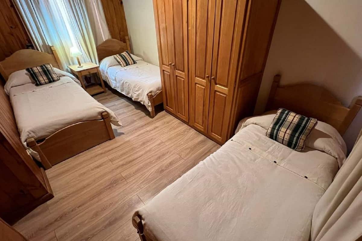 Minibar, caja de seguridad en la habitación y cunas gratuitas