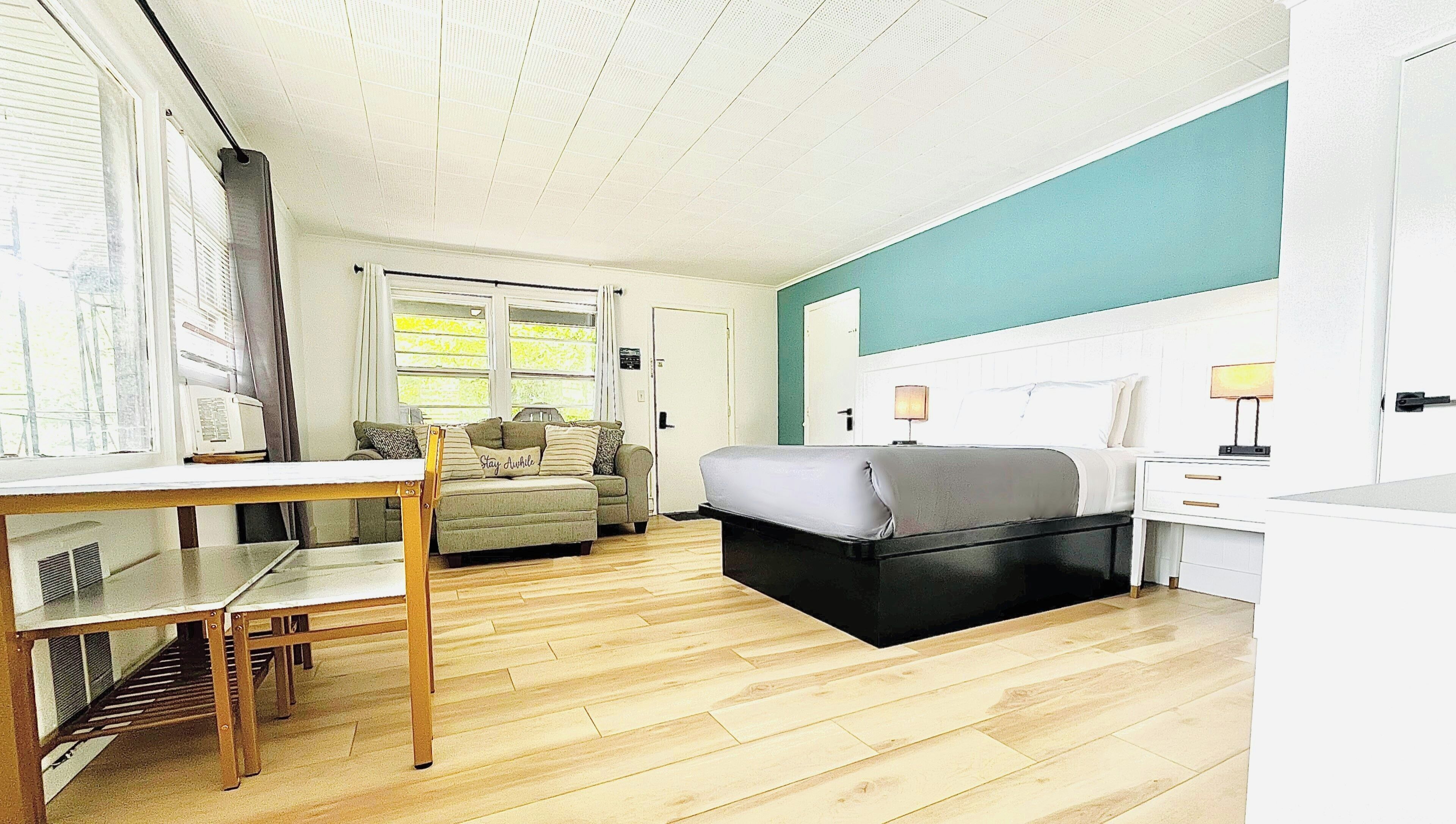 Sunrise Kitchen, Studio | Individually decorated, individually furnished, free WiFi, bed sheets