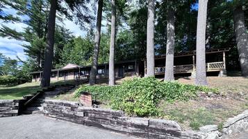 Two Full Beds Nonsmoking Northside | Exterior