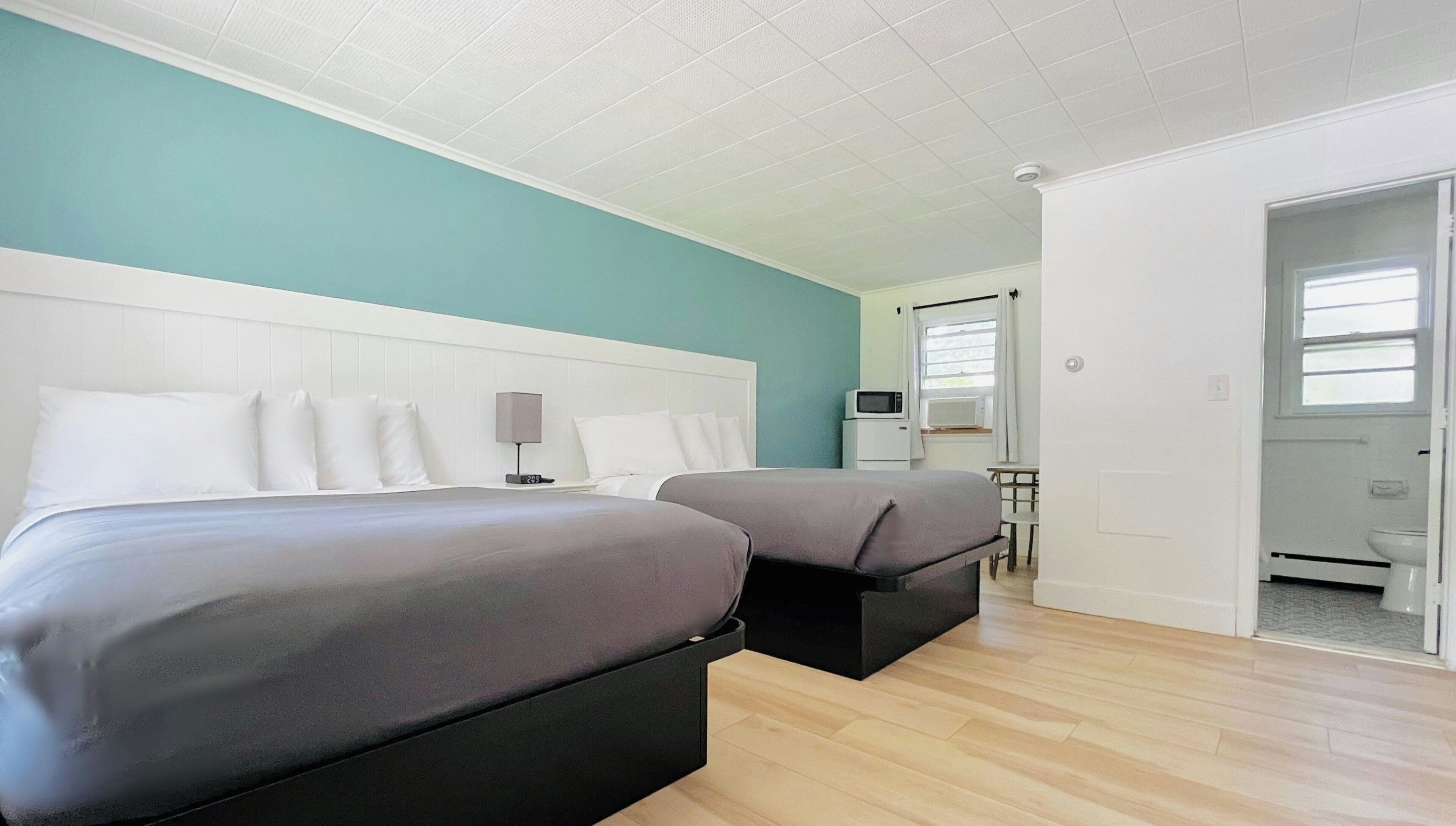 Two Full Beds Nonsmoking Lakeside | Individually decorated, individually furnished, free WiFi, bed sheets