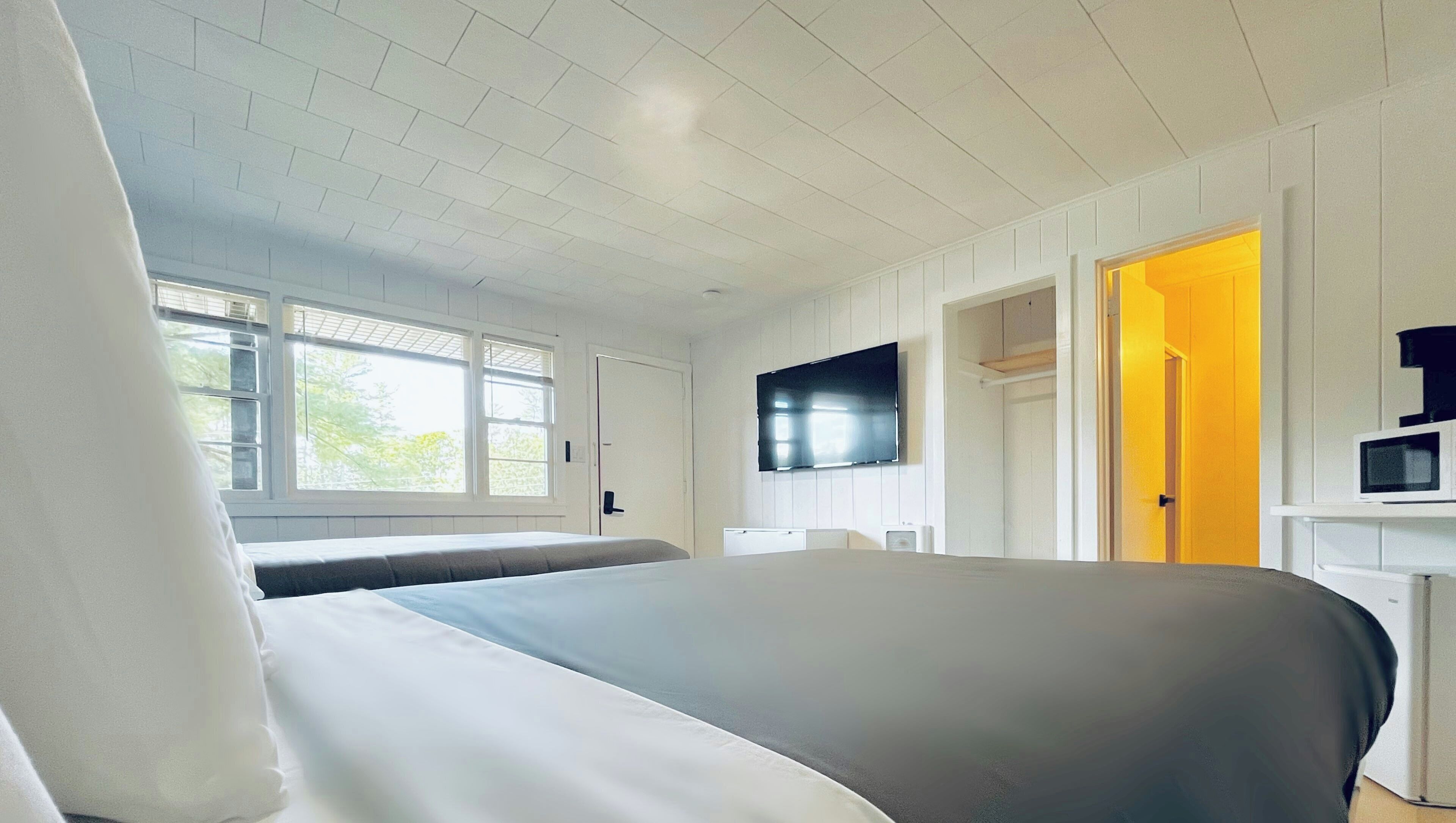Two Full Beds Nonsmoking Northside | Individuell dekoriert, individuell eingerichtet, kostenloses WLAN