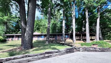 Two Full Beds Nonsmoking Northside | Exterior detail