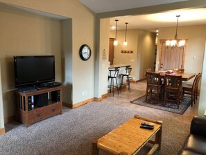Smart TV - Second Level Condo - BJ#6 (Driggs)