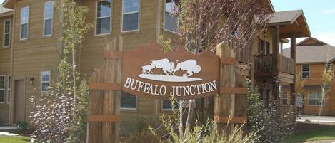 المنشأة من الخارج