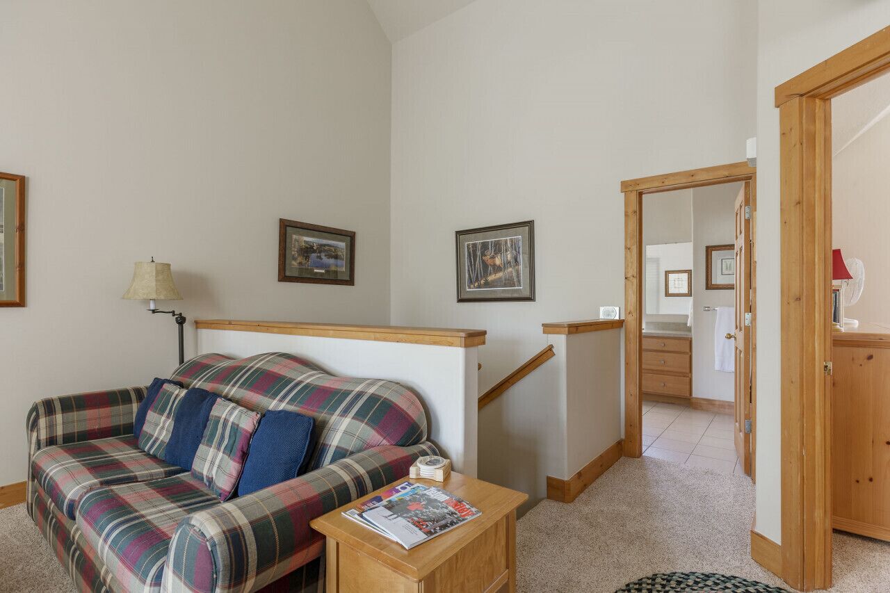 Cozy 2 level townhome with scenic views - SR # 47