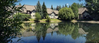 Cozy 2 level townhome with scenic views - SR # 47