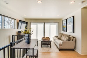 TV - Modern Erie Home - Walk to Downtown! (Erie)