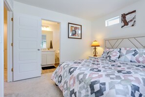 2 slaapkamers, een strijkplank/strijkijzer, internet, beddengoed