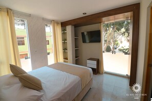 Habitación exclusiva doble | Ropa de cama de alta calidad y edredones de plumas