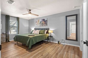 2 habitaciones, tabla de planchar con plancha y wifi gratis