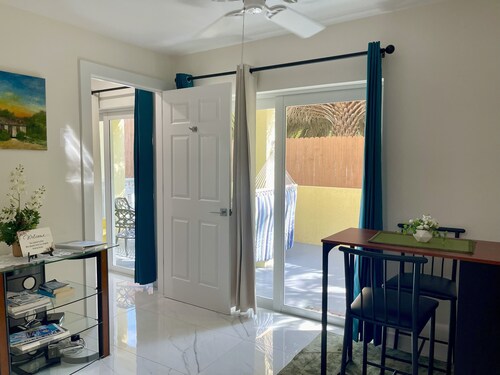 Andy's Inn 2 Bamboo Studio Suite - Charming Studio with beach access