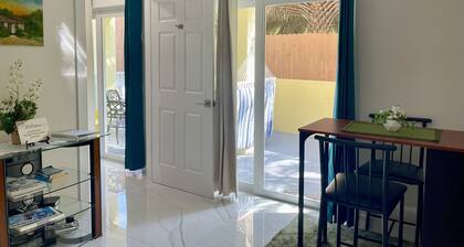 Andy's Inn 2 Bamboo Studio Suite - Charming Studio with beach access