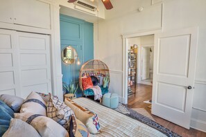 1 chambre, bureau, fer et planche à repasser, Wi-Fi