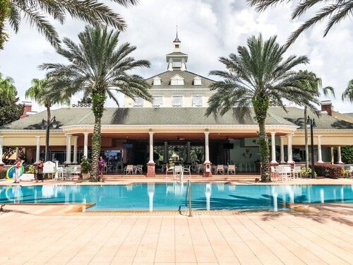 5 Bedroom Luxury Reunion Home