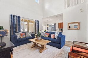 智能电视、电子游戏、DVD 播放器