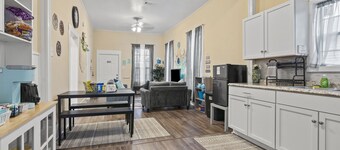 Perfect for Families or Couples! Coffee Bar & Snacks! Near Cruise Ports & Beach!