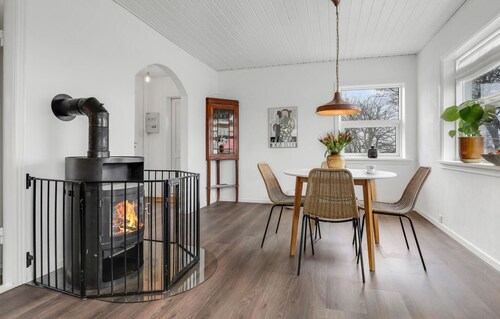 Cozy home in Allinge with WiFi