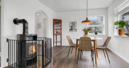 Cozy home in Allinge with WiFi
