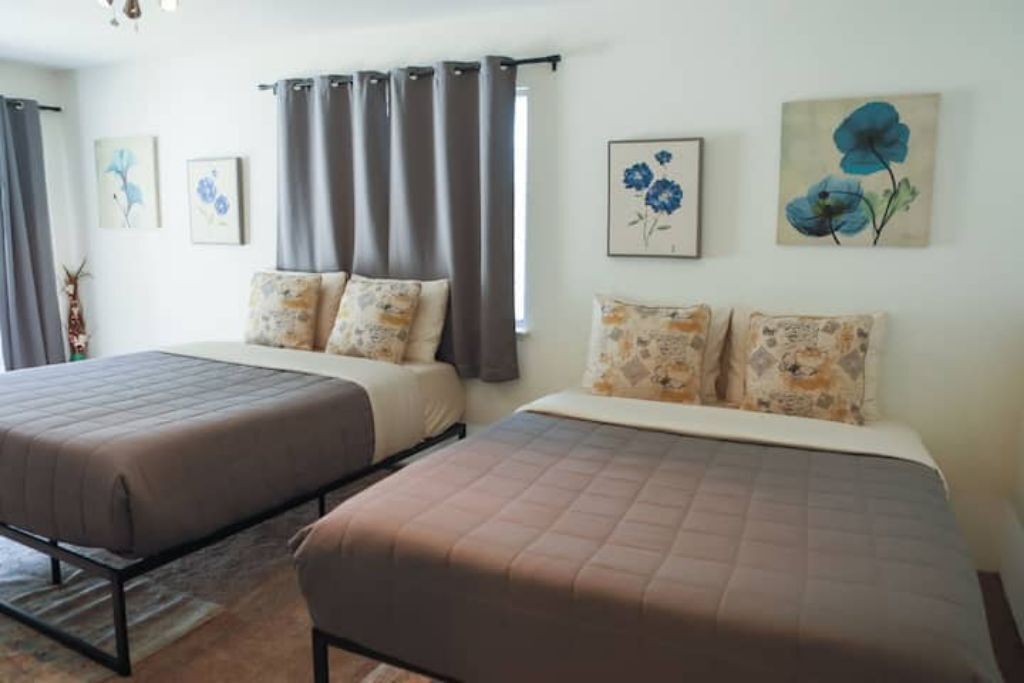 3 bedrooms, desk, iron/ironing board, free WiFi