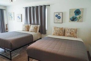 3 bedrooms, desk, iron/ironing board, free WiFi