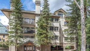 Unclassified image, 3 of 33, button - NEW! Quiet Ski In/out | BC Village | HOT TUB (Avon)