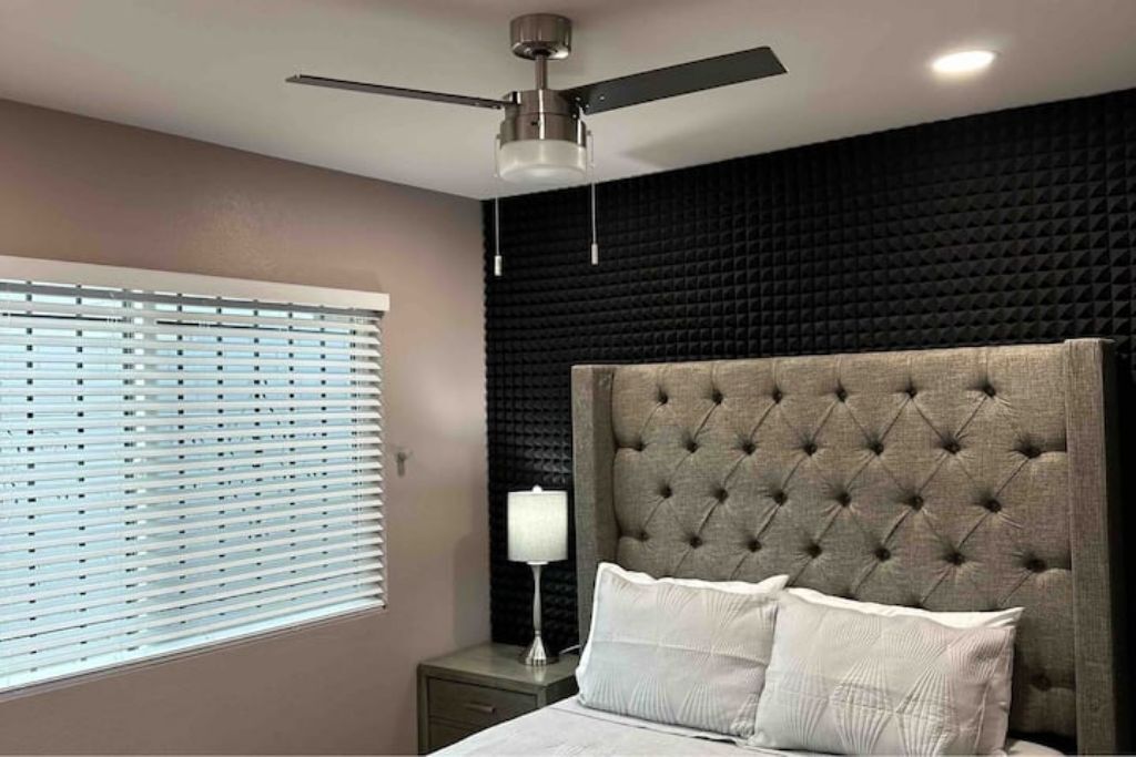 2 bedrooms, in-room safe, iron/ironing board, free WiFi