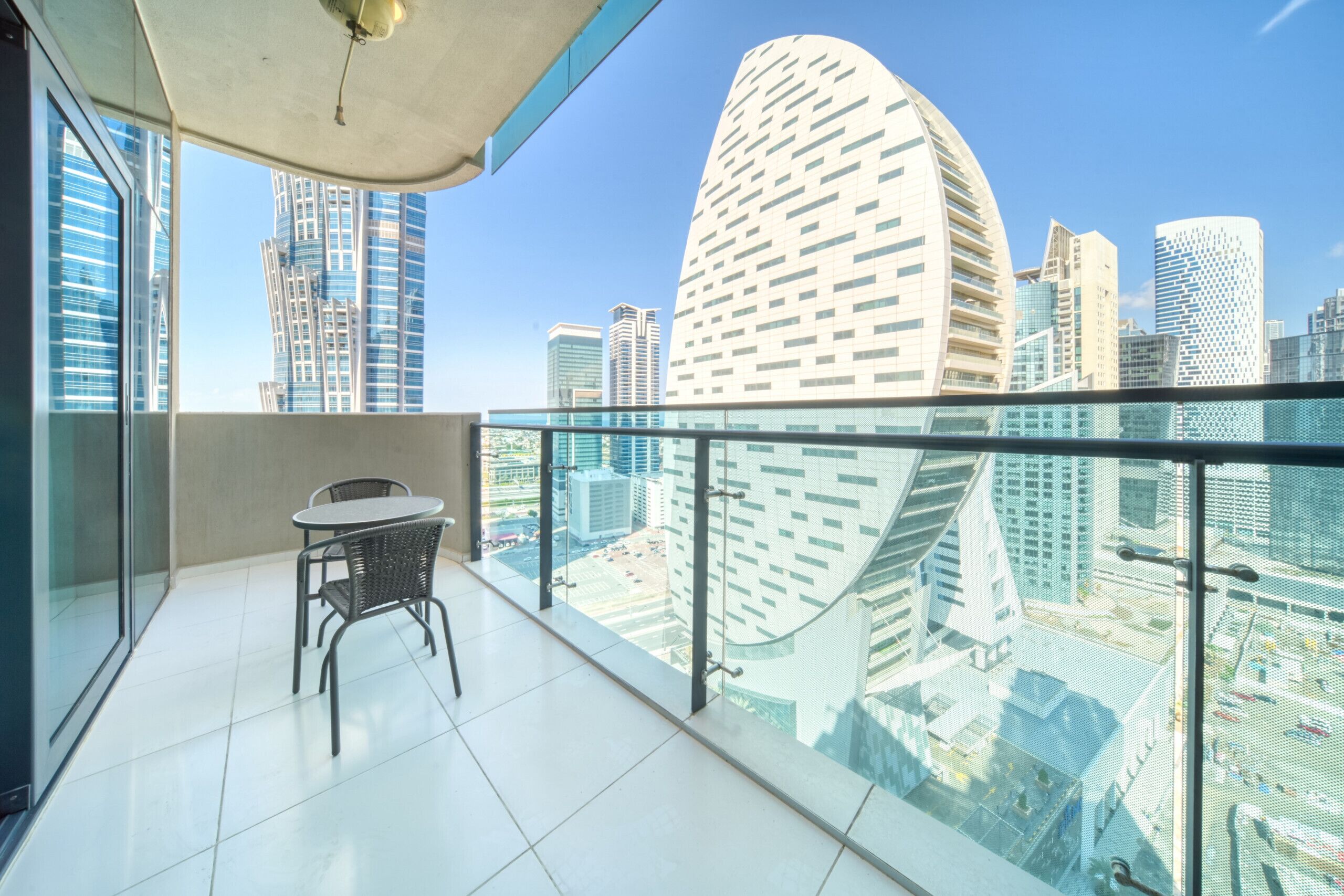 المنطقة المحيطة بالمنشأة