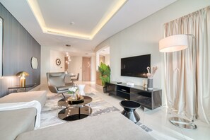 TV - Polished 3BR at DAMAC Towers by Paramount A Business Bay (Dubai)
