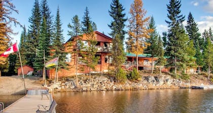 The Perch - Cabin on quiet Lake! 25 mins to Big While 35 mins to Kelowna