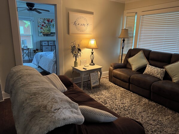 3 bedrooms, iron/ironing board, WiFi, bed sheets